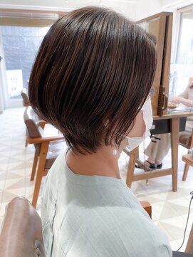 バブ バイネオリーブ(Bab by neolive) 白髪ぼかしハイライト/骨格矯正ショート/くびれショート