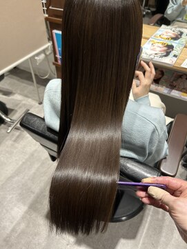 エスト(est) 美髪のすすめ　グレージュストレート【髪質改善/新宿】