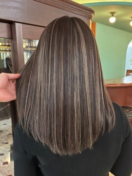 スリー(three) 白髪×ハイライト