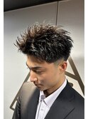 スーツに似合う!刈り上げショート