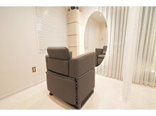 ルナ ピエナ(Luna piena)の雰囲気（オールインワン！席を立たずに全ての施術が可能に！！）