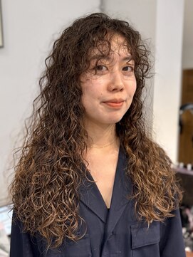 ナループロアポンテ(Nalu pu loa PONTE) 海外ガールくせ毛風パーマスパイラルウェーブパーマハードパーマ