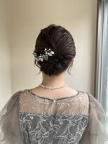 ペスカケイクリエイティブ(PESCA K-CREATIVE)&nbsp;低めシニヨンヘアアレンジ