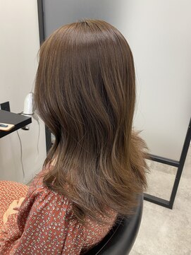 サロウィン 池袋(SALOWIN) 韓国風カット(外ハネ-くびれ巻き)