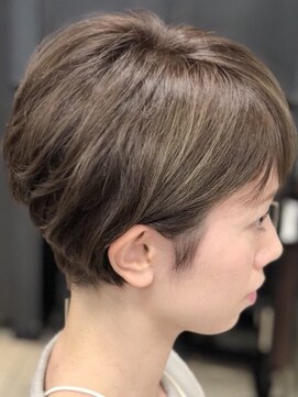 ヘアークリアー せんげん台 大人かわいい 丸みショート　白髪ぼかし 脱白髪染め