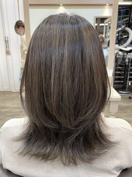 アルターリール(aL ter Rire) 黒髪/グレーベージュ/レイヤーロング/前髪パーマ /中村郁未