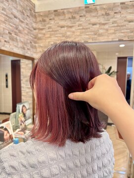 キャラ 池袋本店(CHARA) ボブスタイルにイヤリングカラーが可愛い【イヤリングカラー】