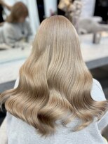 ラビス 浦和(Lovis) 黒髪カタログ/ボブルフ/ネビージュ/ワンレン/スペインカール