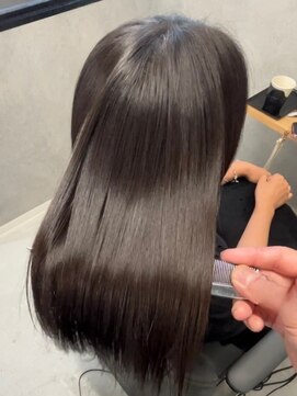 リノア 西梅田 福島(Linoa) 圧倒的なツヤ感がでる美髪縮毛矯正