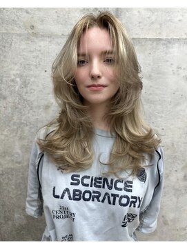 ヌエン 渋谷(NU/EN) 海外ガール風ロングレイヤーカット/バタフライカット/小顔カット