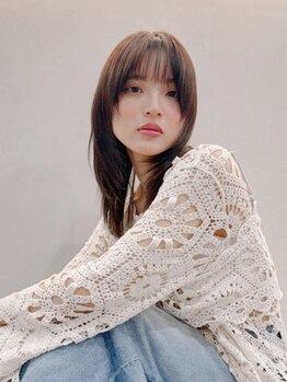 髪のダメージを最小限に抑えた縮毛矯正で、自然なストレートを実現☆思わず触れたくなる艶髪へ《綾瀬駅》