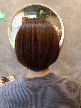 ショートボブ