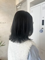 プリンプ トータルビューティ(PRIMP.total beauty)&nbsp;ミディレイヤー　くびれヘア　アイスグレー　暗髪