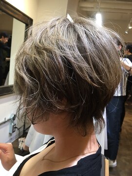 コレット ヘアー 大通(Colette hair) シルバー×ショート