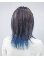 エイムヘアメイク 舟入店&nbsp;ブリーチ×ブルーアッシュでデザインカラーを楽しむ