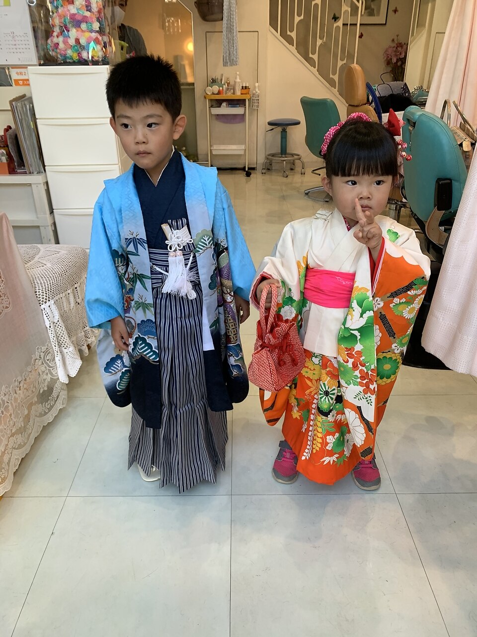 七五三、3歳、5歳、母親の着付け、ヘアセット、メイク。：L105840253