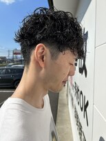 ヒュイル バイ ニアウ(Hwyl by Niau)&nbsp;メンズマッシュパーマ波巻スパイラルパーマニュアンスパーマ