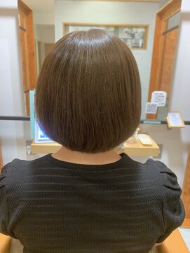 アドラーブル 松崎店(adorable) 【ミニボブ】【オリーブベージュ】【艶カラー】