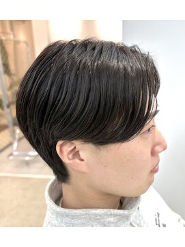 バーン(Boum.) ニュアンスパーマ×センターパート