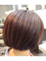 エノモト(ENOMOTO)&nbsp;ブリーチなしカラー30代40代ダークレッドボブ大人ヘアスタイル