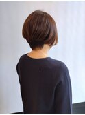 大人ショートボブ　メッシュで軽い仕上がり