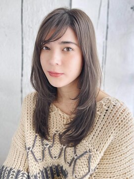 ヘアメイク ナル(hair make nalu) グレージュカラーの内巻きレイヤースタイル