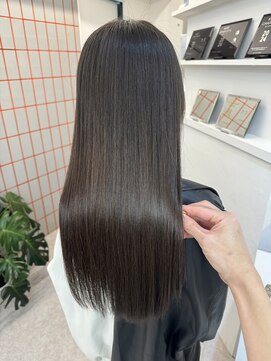 ペレ 栄 アネックス(PELE栄ANNEX) 韓国 くびれロング レイヤー ワンホンヘア 小顔前髪