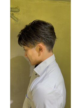 croix deux ケアブリーチ/ブリーチ/ダブルカラー/ハイライト【クロワ ドゥ】 メンズフェザーショート