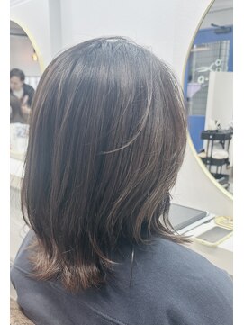 アオ 花咲町(a-o) 肩ライン外ハネヘア♪