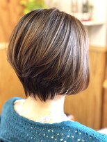 ララテラス(LaLa Terrace)&nbsp;ダークカーキグレージュ×大人かわいい前下がりボブ