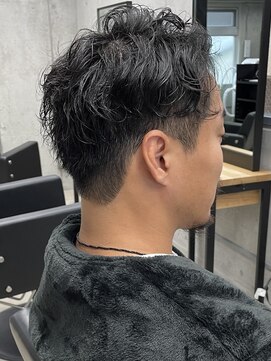 フイ 代々木(Hui) スパイラルパーマ/アップバングツーブロックマッシュ束感波巻き