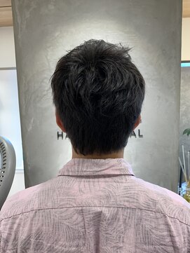 アマニ ヘアー ホスピタル(AMANI. HAIR HOSPITAL) スーツに似合う「ショートレイヤー」