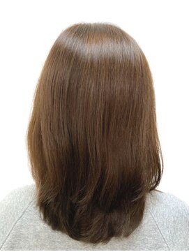 黄ぐまくん美容室 セミロング　レイヤー