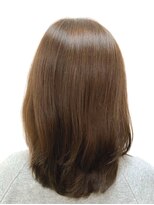 黄ぐまくん美容室 セミロング レイヤー