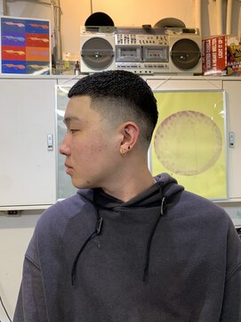 メリケンバーバーショップ フクオカ(MERICAN BARBERSHOP FUK) ハイライトマッシュパーマウルフアッシュブラック