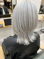 カノンヘアー(Kanon hair)&nbsp;ホワイトカラー　ハイトーンカラー　ホワイトブロンド