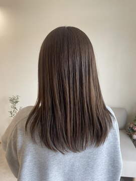 ユイ(ui) さらさらセミロング