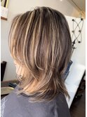 レイヤーカット×ハイライトカラー