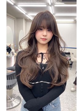 ロンドルピナス 小倉(Lond Lupinus) ミディアムレイヤーカット/似合わせカット/大人ガーリー/20代