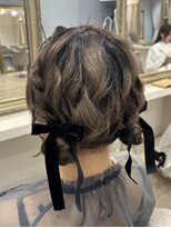 アリエス 渋谷駅東口店(Aries)&nbsp;サイドねじりのツインお団子