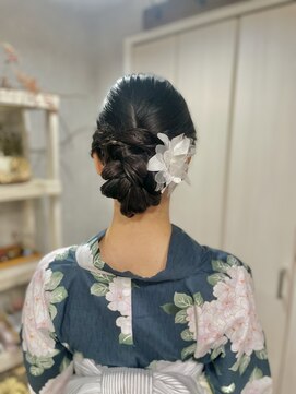 ベルトオブヴィーナス(Belt of venus) 艶っとシニヨンアレンジ