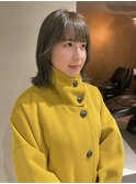オリーブベージュ