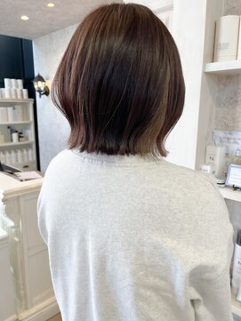 キャアリー(Caary) 福山人気caaryピンクブラウンインナーカラーぱっつん前髪外ハネ