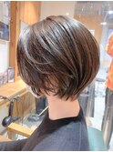 丸みのある小顔ショート　