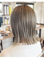 リラックスビューティサロン リバース 神戸(REBIRTH)&nbsp;ベージュ切りっぱなしボブ