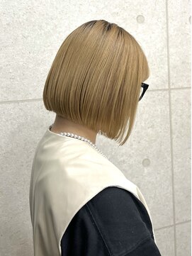 アンリ(Anli) 《Anli KANAKO》ミニボブ ブリーチカラー 切りっぱなし