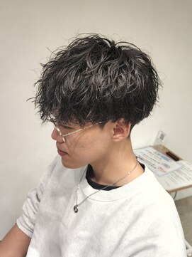 ニアウ 伊勢崎連取店(Niau) 刈り上げショートマッシュ波巻きツイストスパイラルパーマ