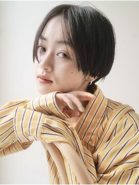 ガーランド (Garland) 大人かわいい小顔ハンサムショートセンターパート暗髪