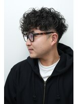 カーウォッシュバーバー(CARWASH BARBER)&nbsp;イメチェンメンズカットスキンフェードスペインカール0304