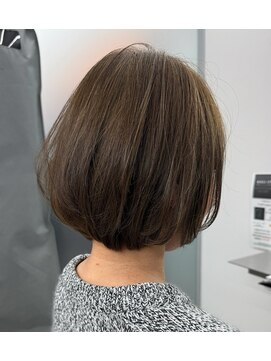 ジエクトアイロ 江坂駅前 似合わせショート/フェザーショート/細めハイライト